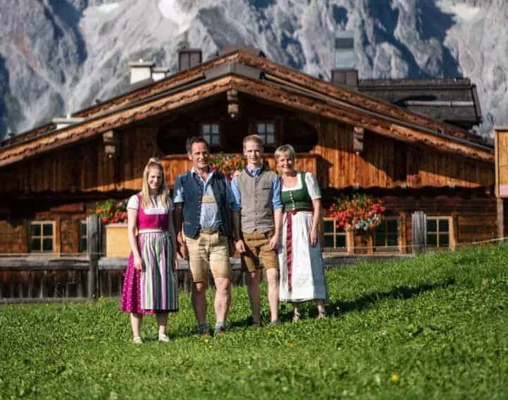 Bürglalm Familiefoto quer