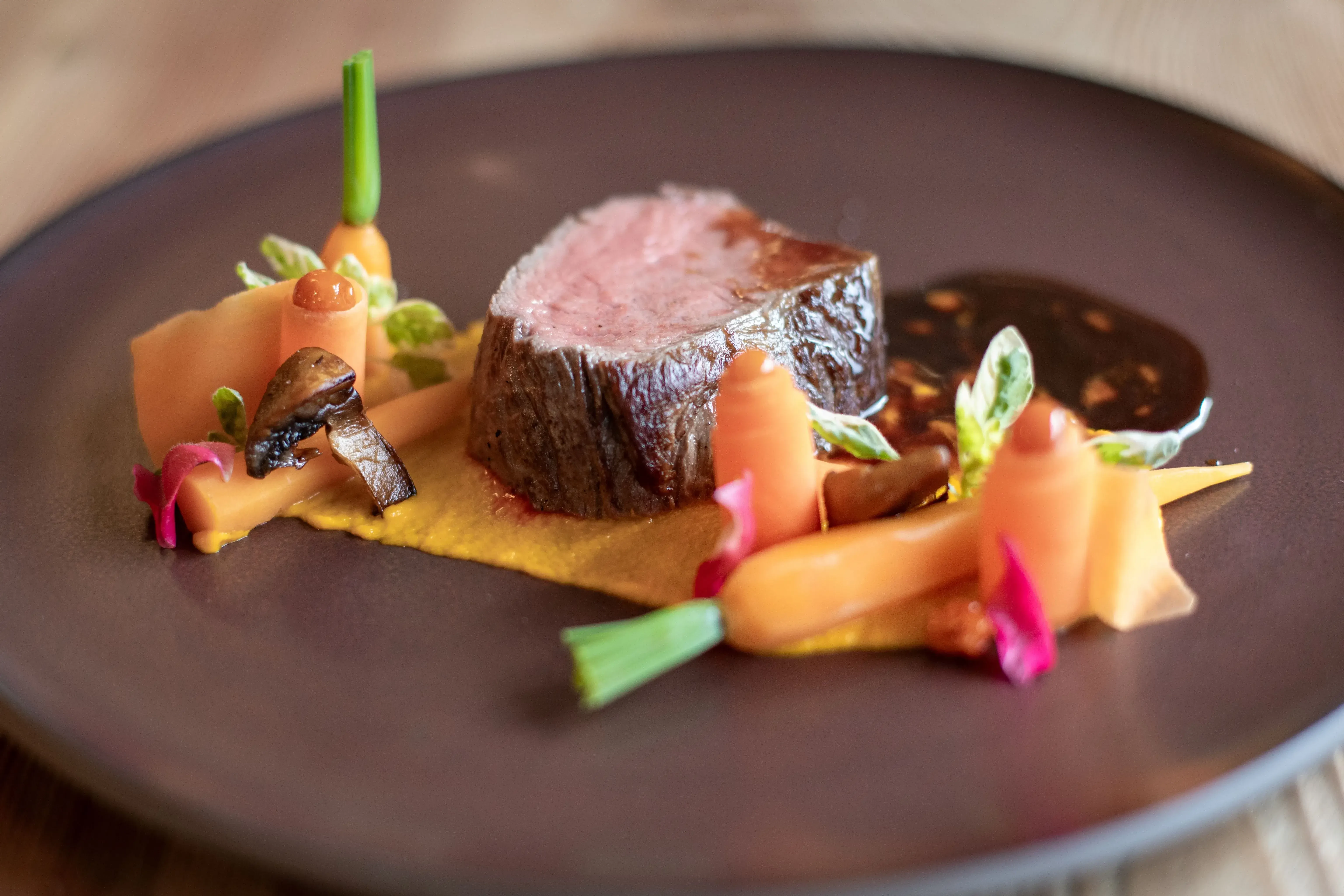 Restaurant Mayrs Rauriserhof Hauptspeise Regionaler Genuss am Teller